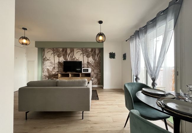 Apartment in Sainte-Clotilde - Anjou ***